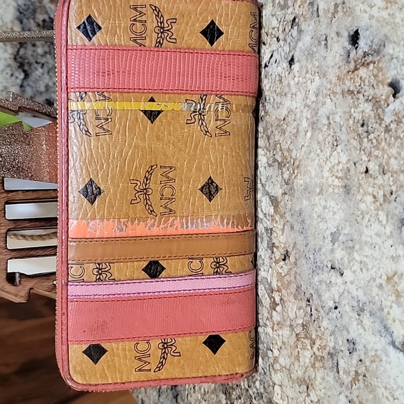 MCM Limited Edition Visetos Long Zip Around Wallet - Picture 4 of 11